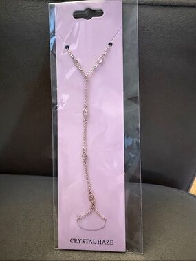 NWT Crystal Haze Hand Chain